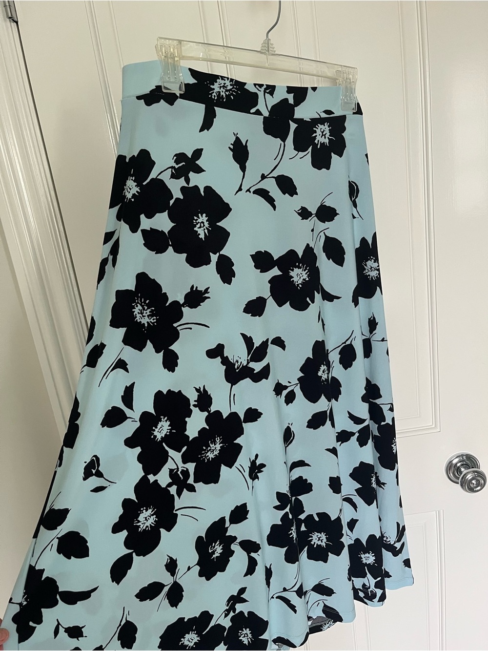 Black Label by Evan-Picone Aqua and Black Floral Maxi Skirt Size Large - Picture 3 of 8